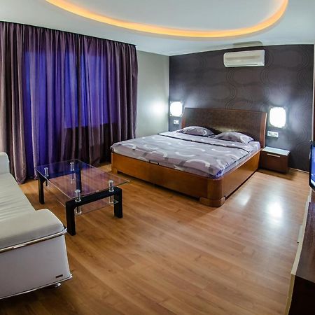Hotrent Pechersk Lesy 20/22 Kiev Eksteriør billede